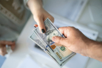 Dear Abby: My girlfriend doesn’t want me spending money on my kids